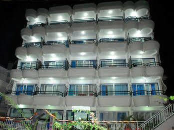 Ozgun Apart Hotel Kusadasi Exterior photo
